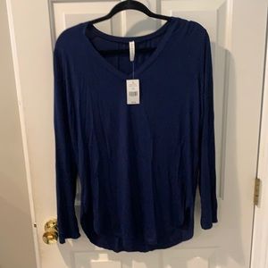 New with tags Mia and test women’s top size medium navy